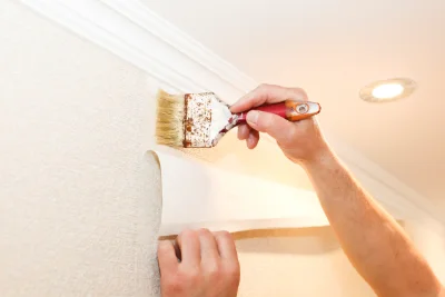 Pose de papier peint à Agassac — revêtements muraux et toiles de verre